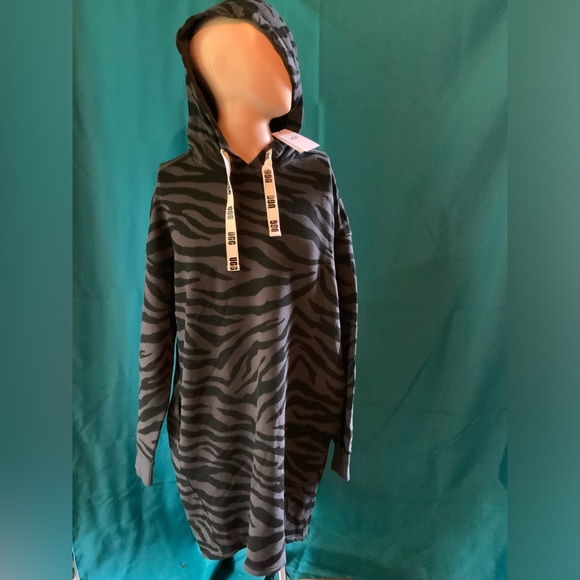 UGG Tops - UGG WOMEN’S LARGE SWEATSHIRT HOODIE, ANIMAL PRINT, DRAWSTRING, NWT